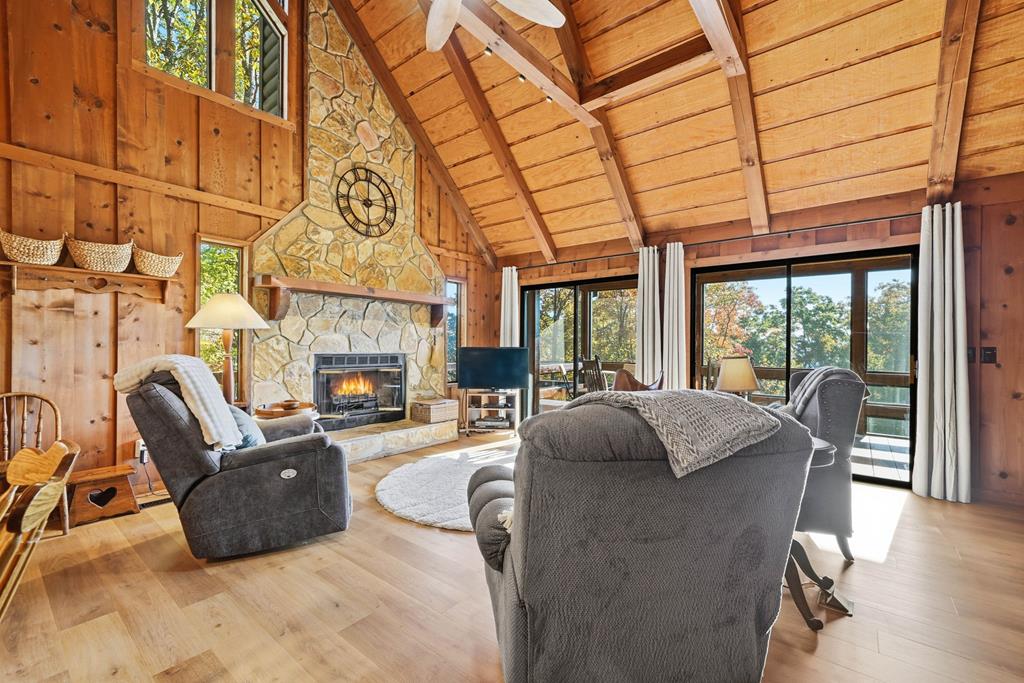 392 Eagles Nest Mountain Road, Blue Ridge