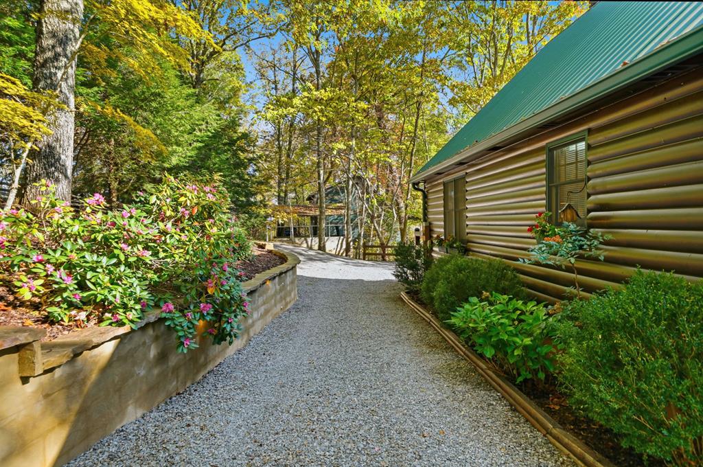 392 Eagles Nest Mountain Road, Blue Ridge