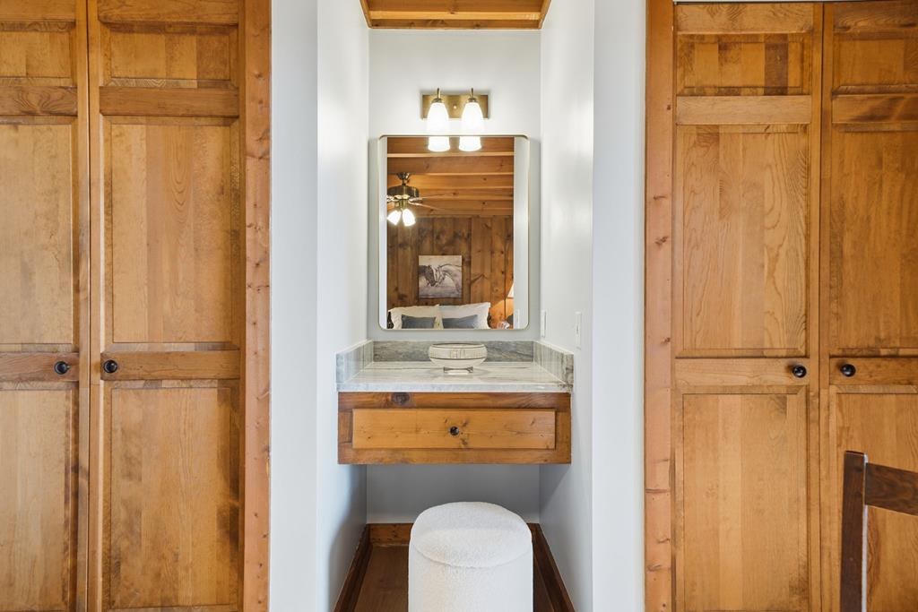 392 Eagles Nest Mountain Road, Blue Ridge