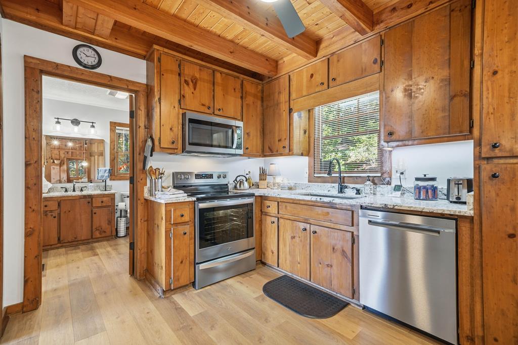 392 Eagles Nest Mountain Road, Blue Ridge