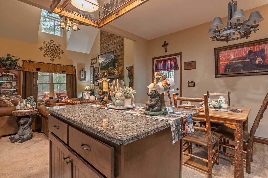 685 Chopped Oak Road, Ellijay