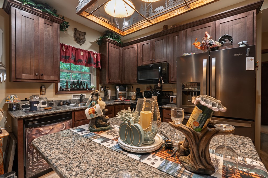 685 Chopped Oak Road, Ellijay