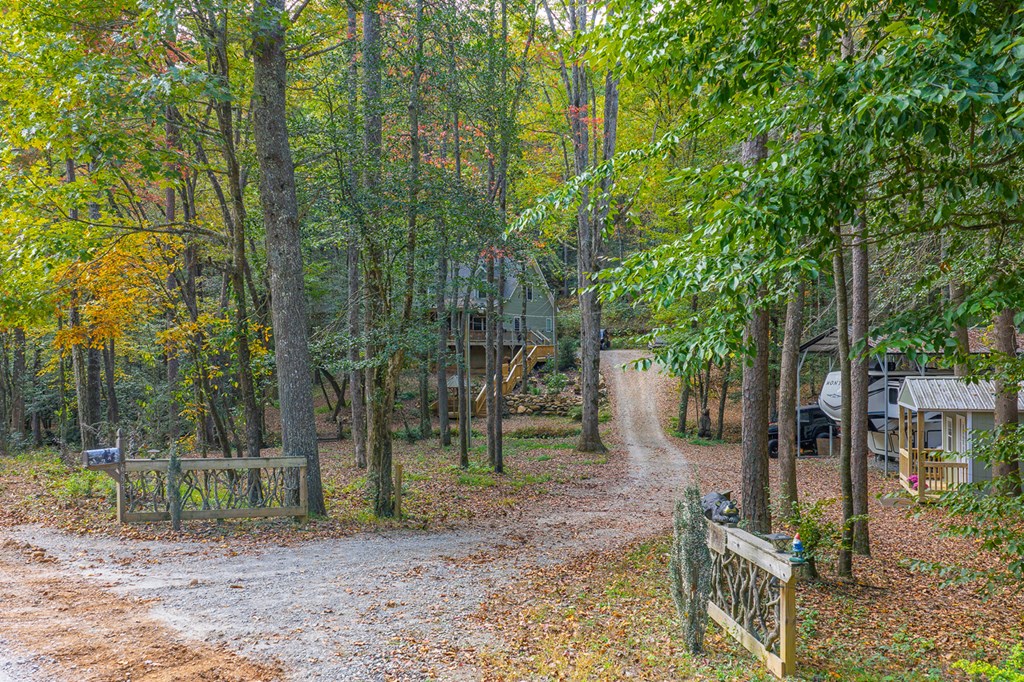 685 Chopped Oak Road, Ellijay