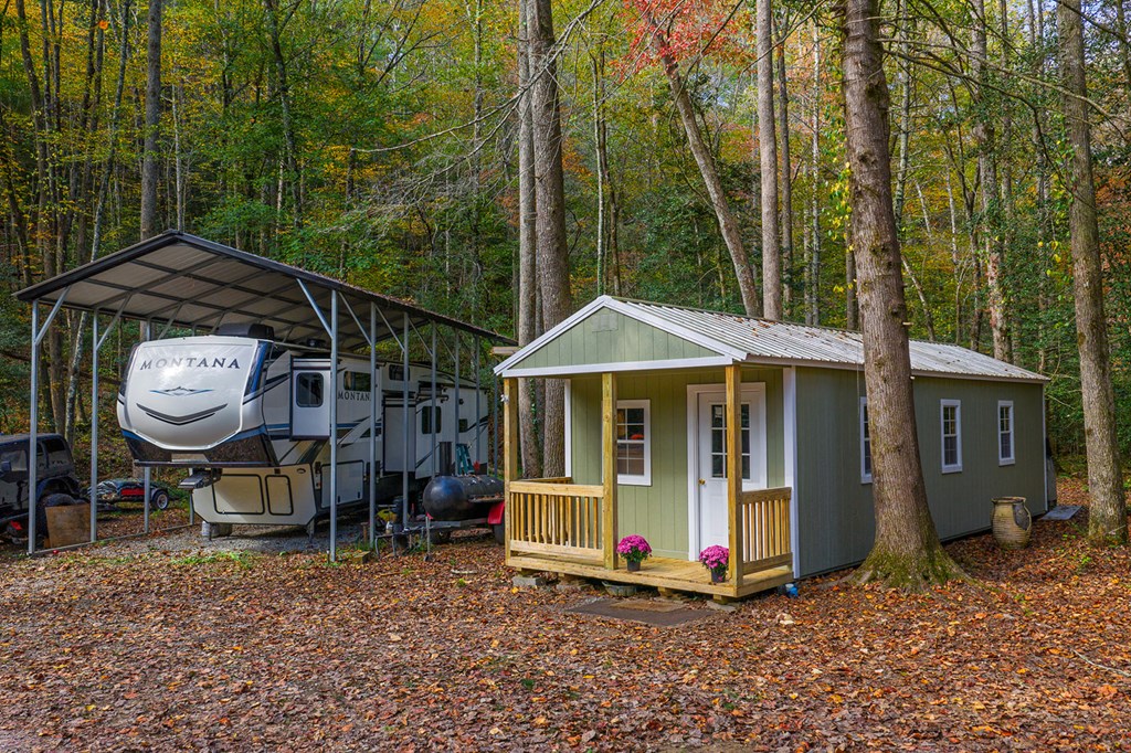 685 Chopped Oak Road, Ellijay