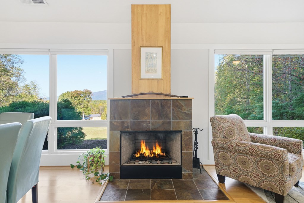 1047 Tickanetley Road, Ellijay