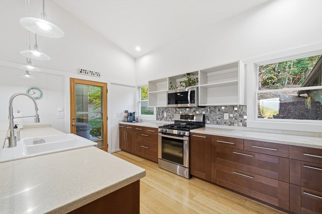 1047 Tickanetley Road, Ellijay