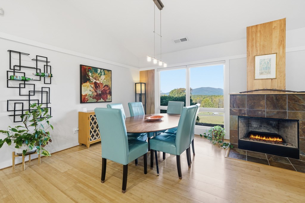 1047 Tickanetley Road, Ellijay