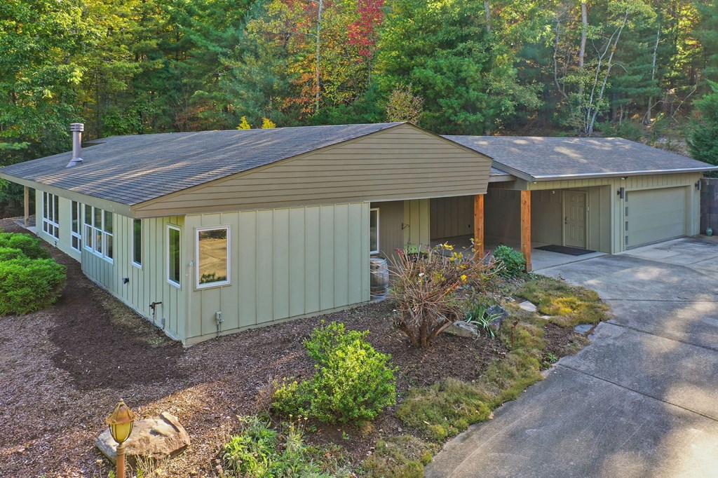 1047 Tickanetley Road, Ellijay