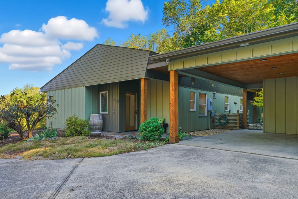 1047 Tickanetley Road, Ellijay