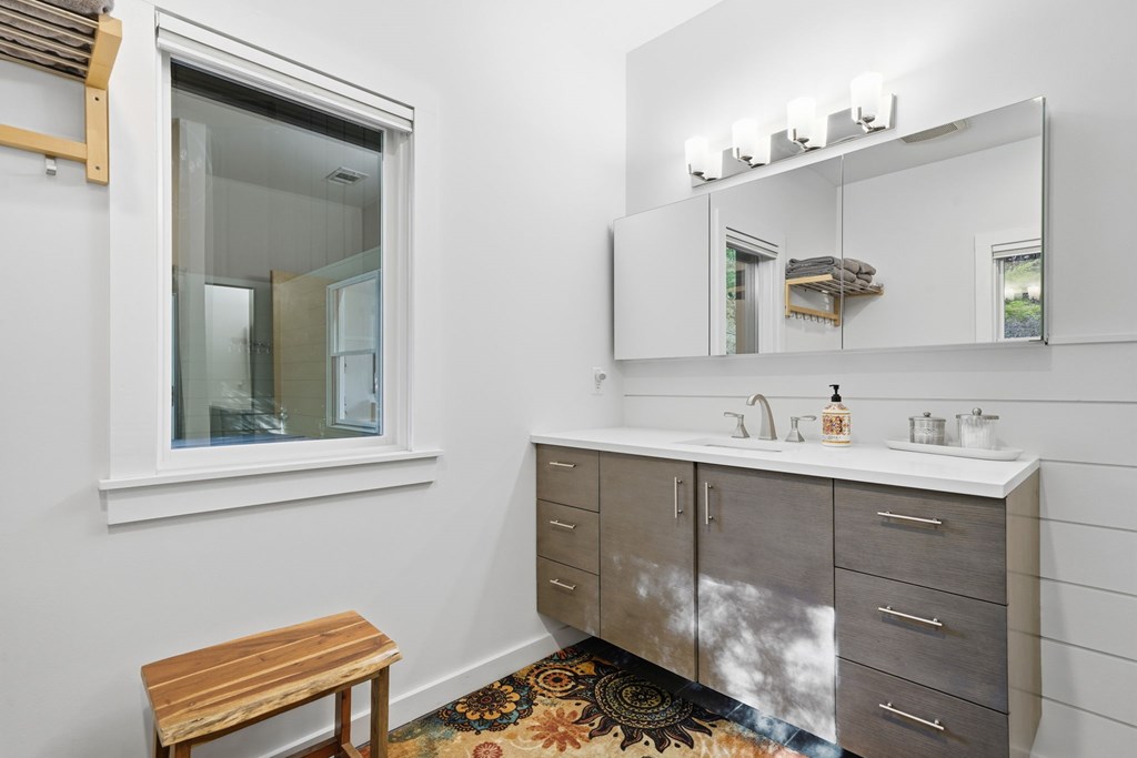 1047 Tickanetley Road, Ellijay