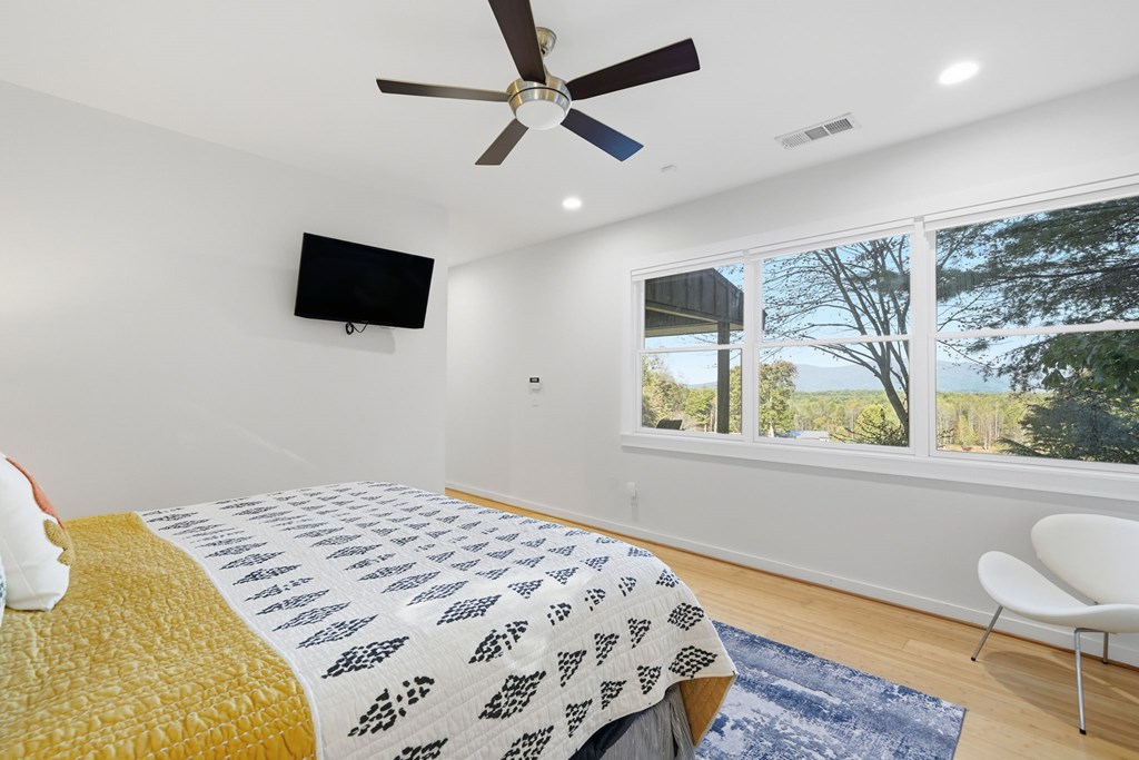 1047 Tickanetley Road, Ellijay