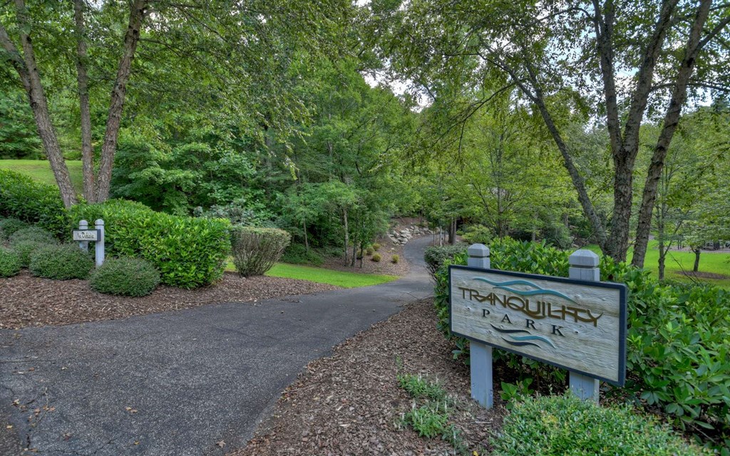 136 Whispering Ridge Court, Ellijay