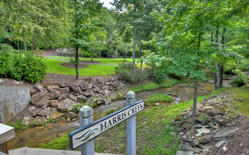 136 Whispering Ridge Court, Ellijay