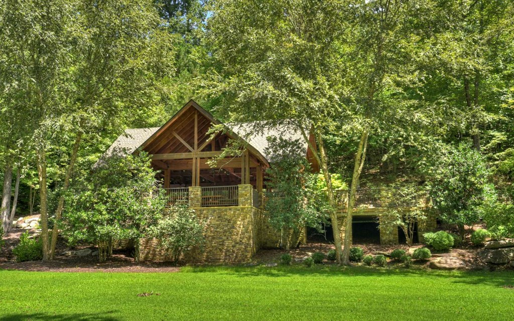 136 Whispering Ridge Court, Ellijay
