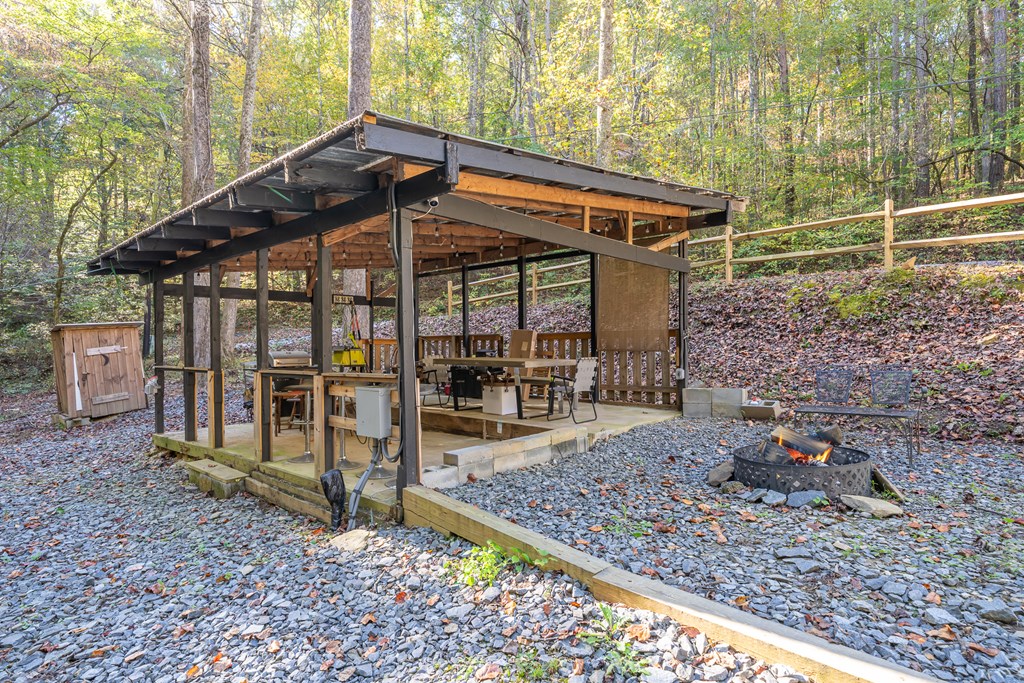 754 Holden Road, Ellijay
