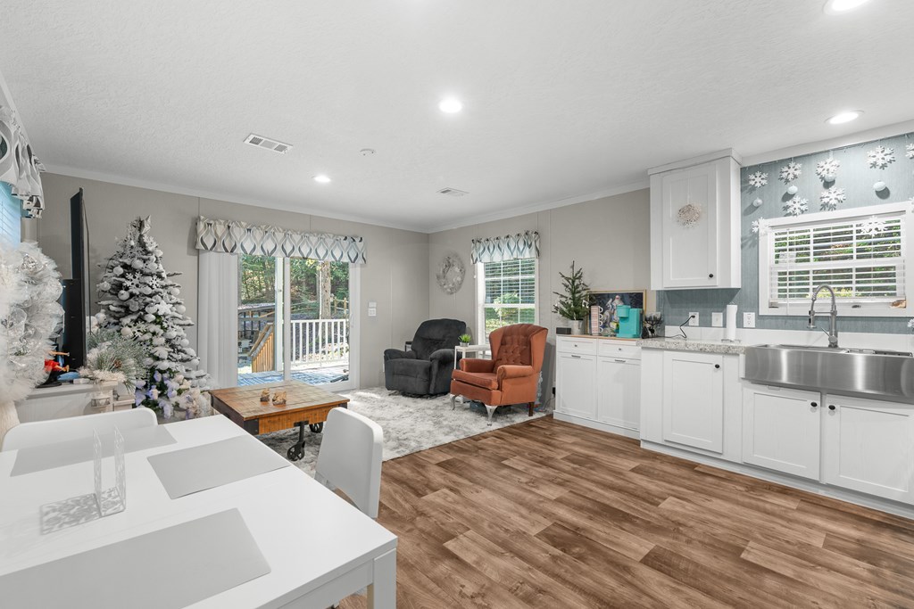 754 Holden Road, Ellijay