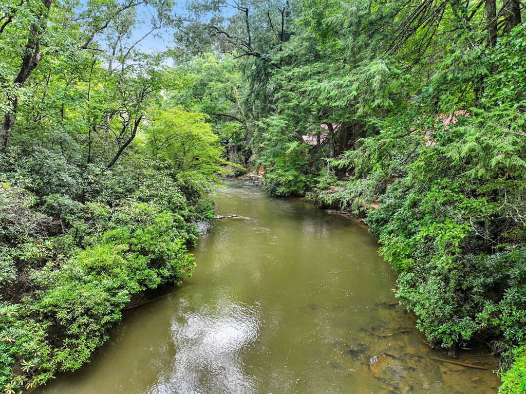 425 River Bend Court