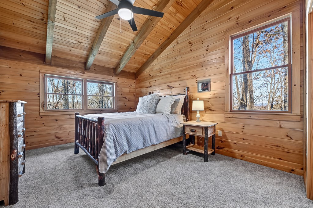 22 Running Bear Ridge