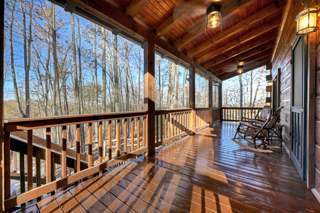 22 Running Bear Ridge