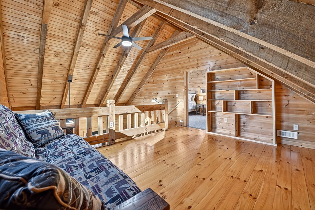 22 Running Bear Ridge