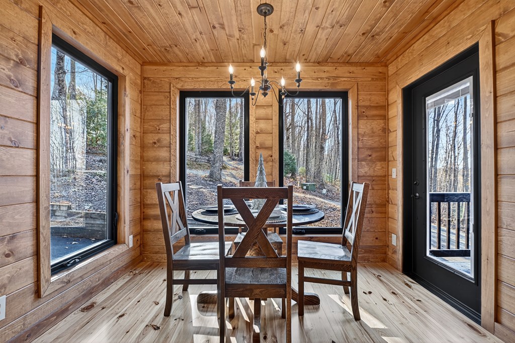 22 Running Bear Ridge