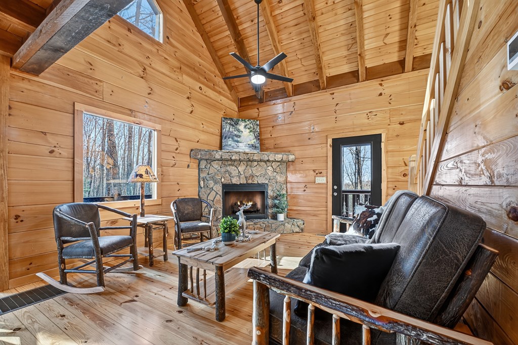 22 Running Bear Ridge