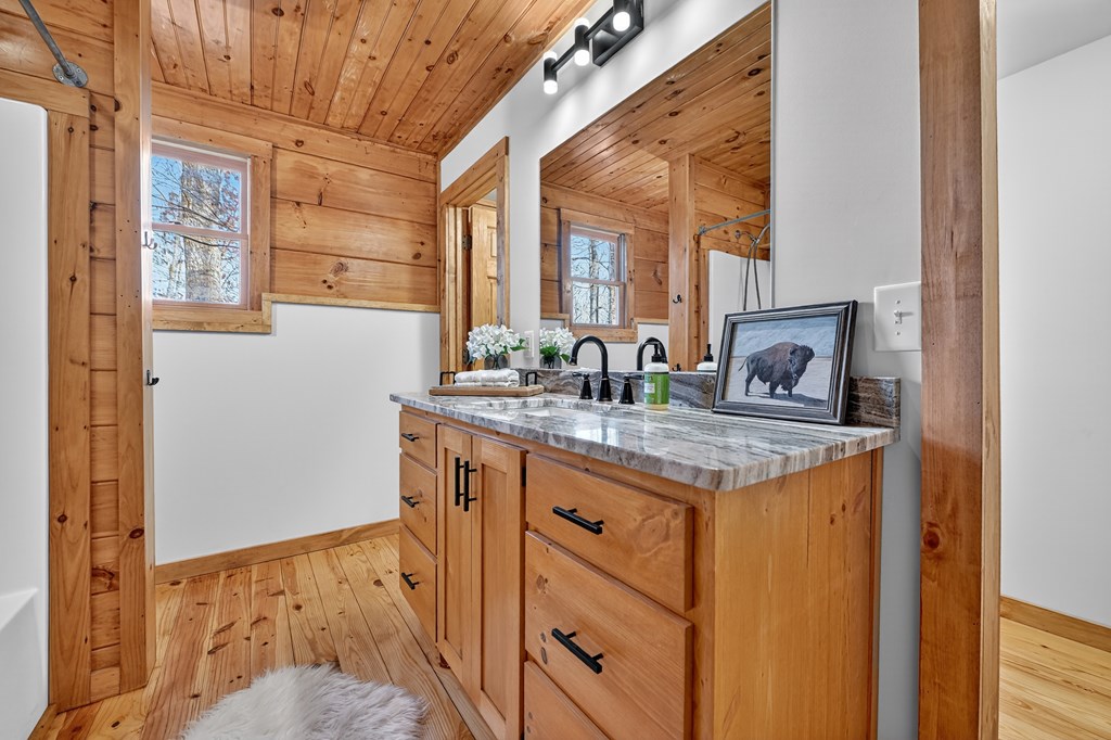 22 Running Bear Ridge