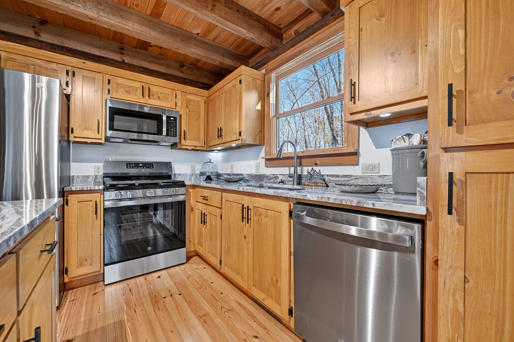 22 Running Bear Ridge