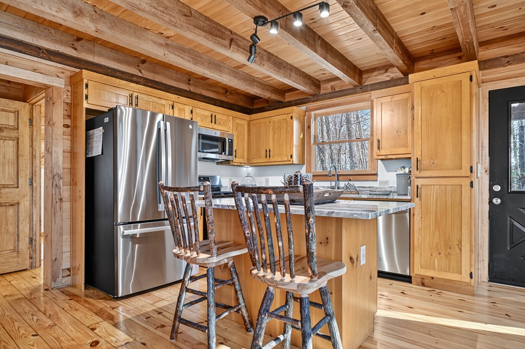 22 Running Bear Ridge