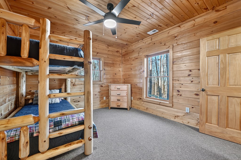 22 Running Bear Ridge