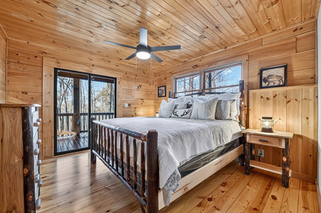 22 Running Bear Ridge