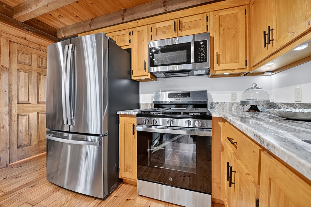 22 Running Bear Ridge