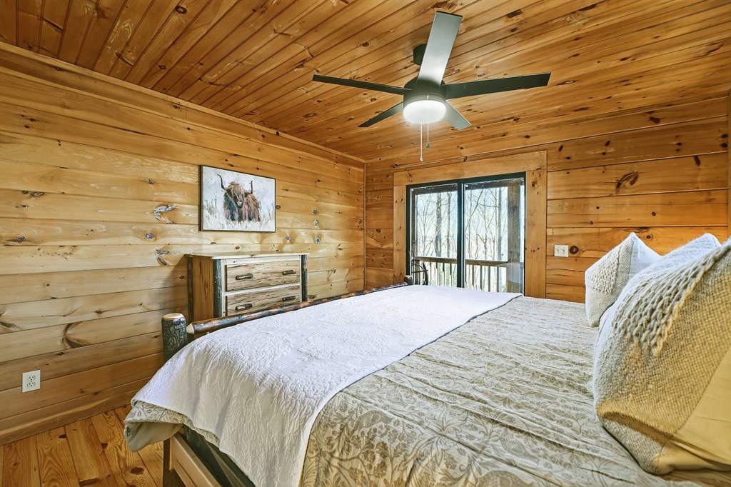 22 Running Bear Ridge