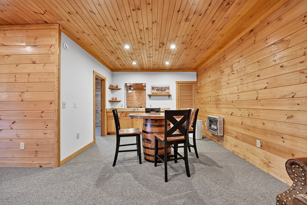 22 Running Bear Ridge