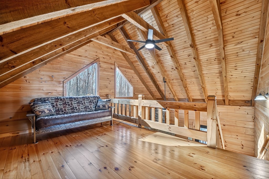 22 Running Bear Ridge