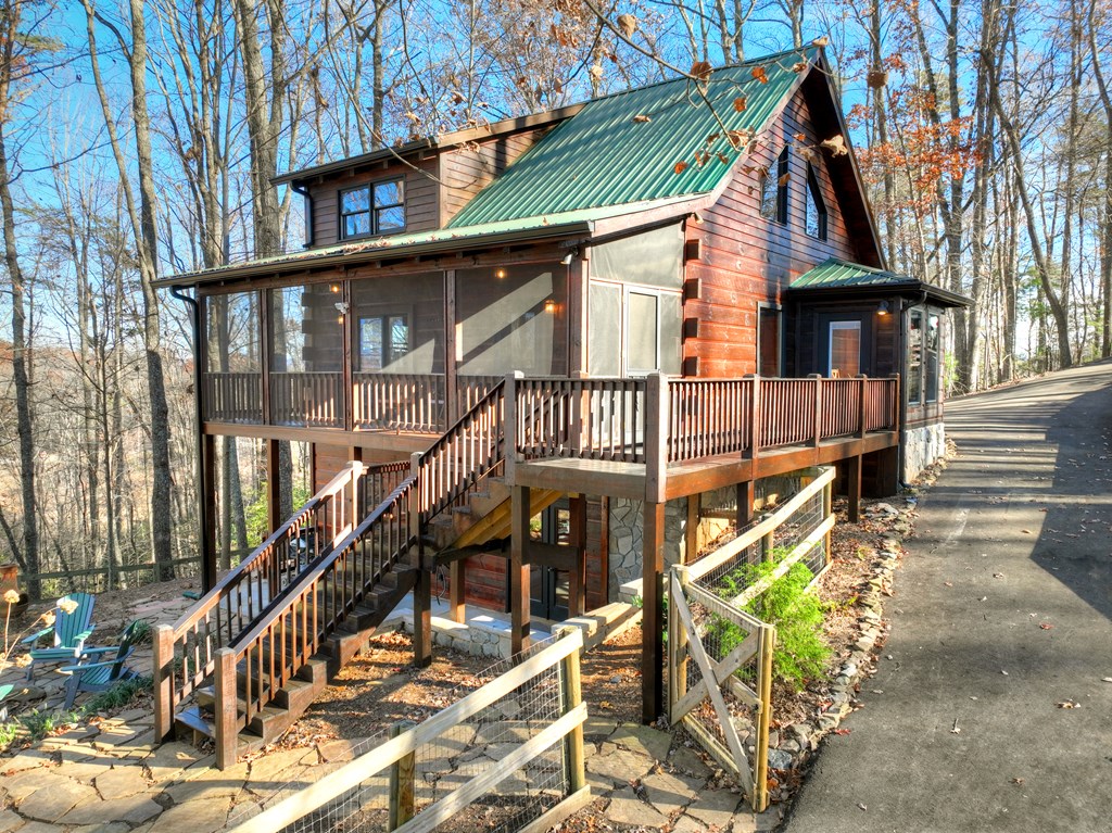 22 Running Bear Ridge