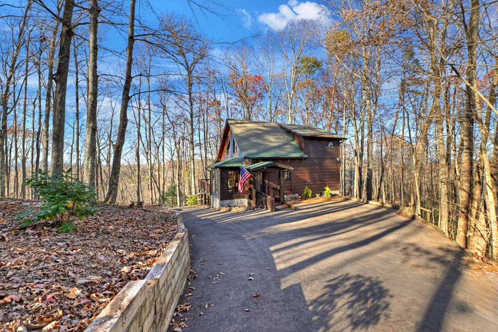 22 Running Bear Ridge