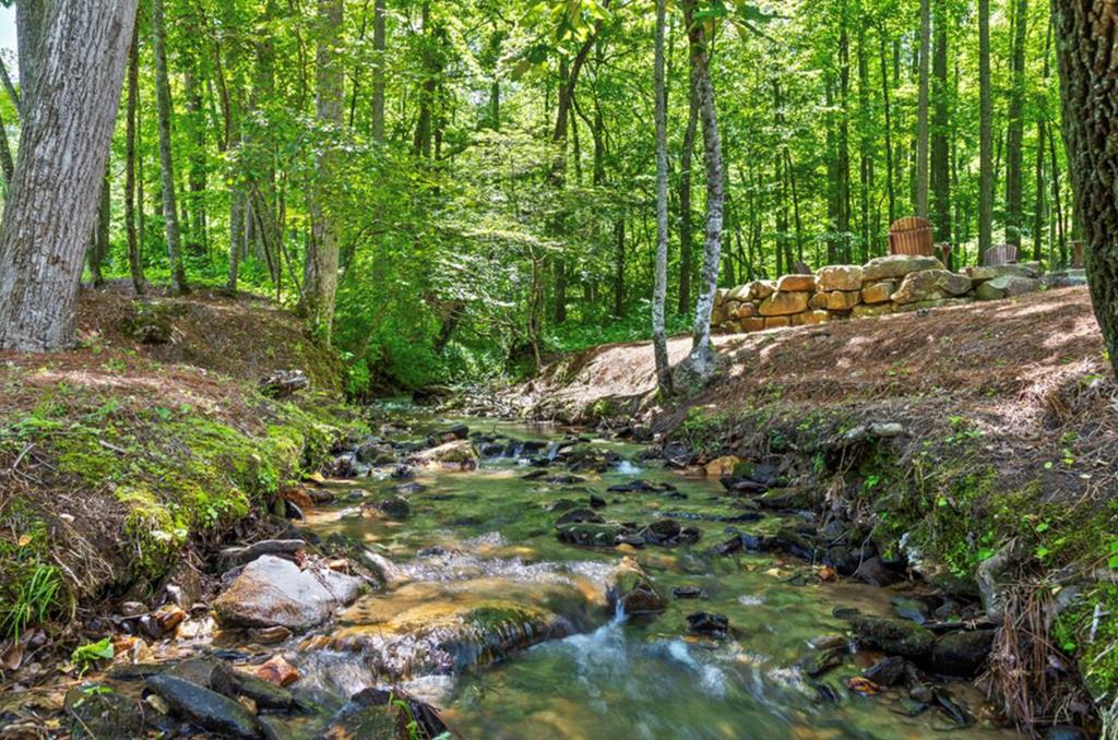 2468 Twisted Oak Road