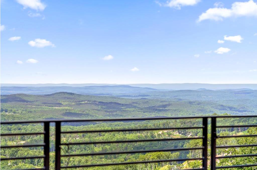 2468 Twisted Oak Road