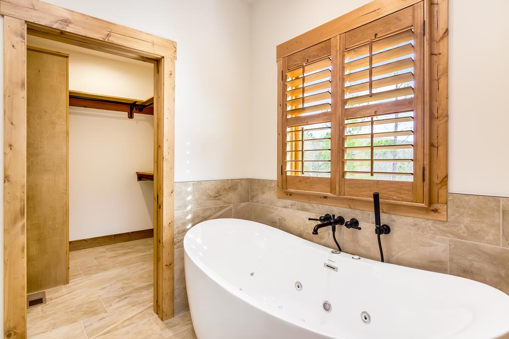 2468 Twisted Oak Road