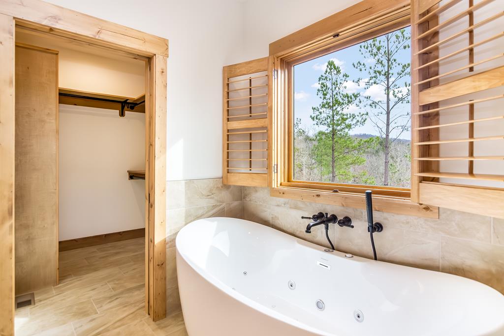 2468 Twisted Oak Road