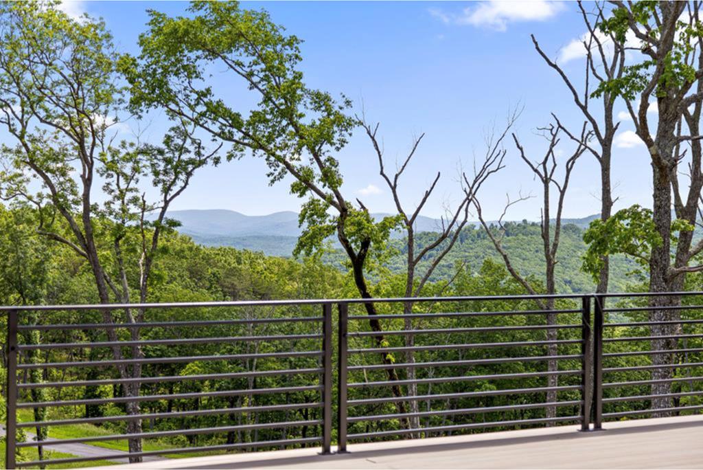 2468 Twisted Oak Road