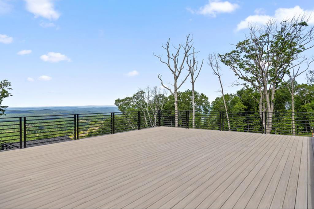 2468 Twisted Oak Road