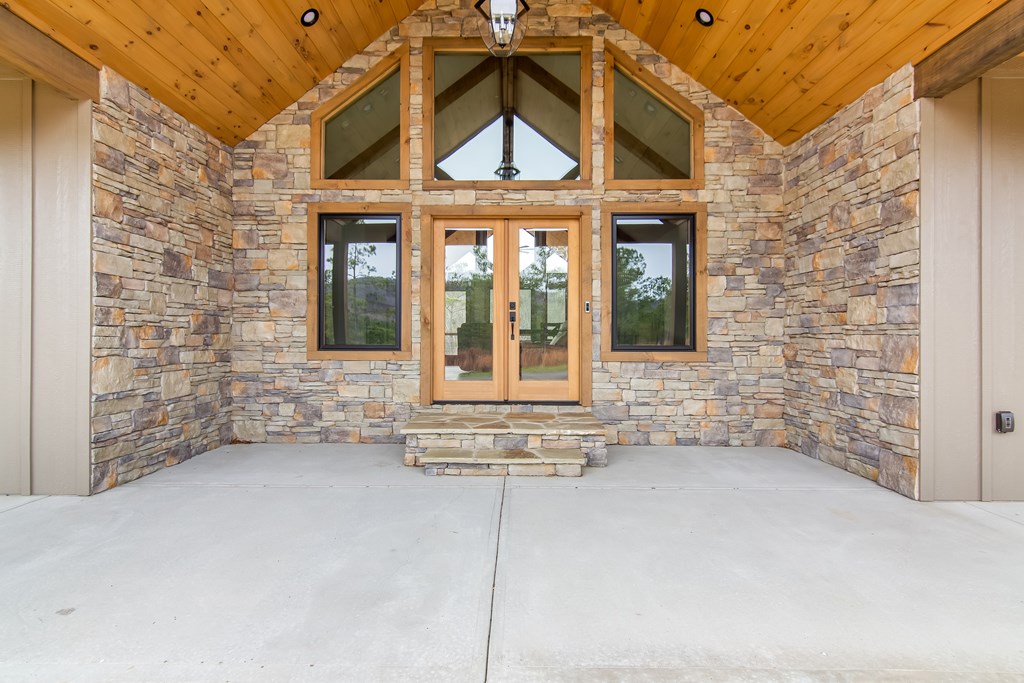 2468 Twisted Oak Road