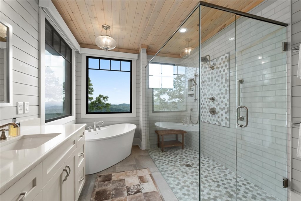 207 Utana Bluffs Trail