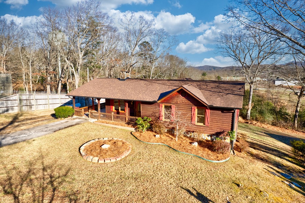 716 Lakeview Circle