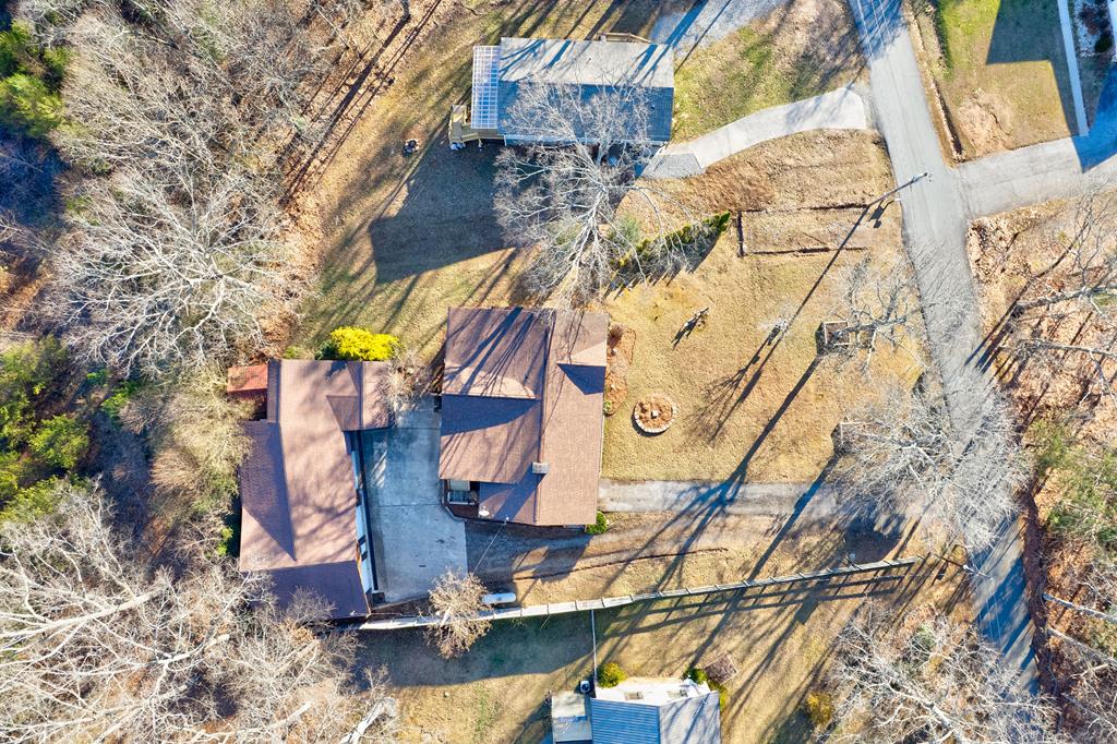716 Lakeview Circle