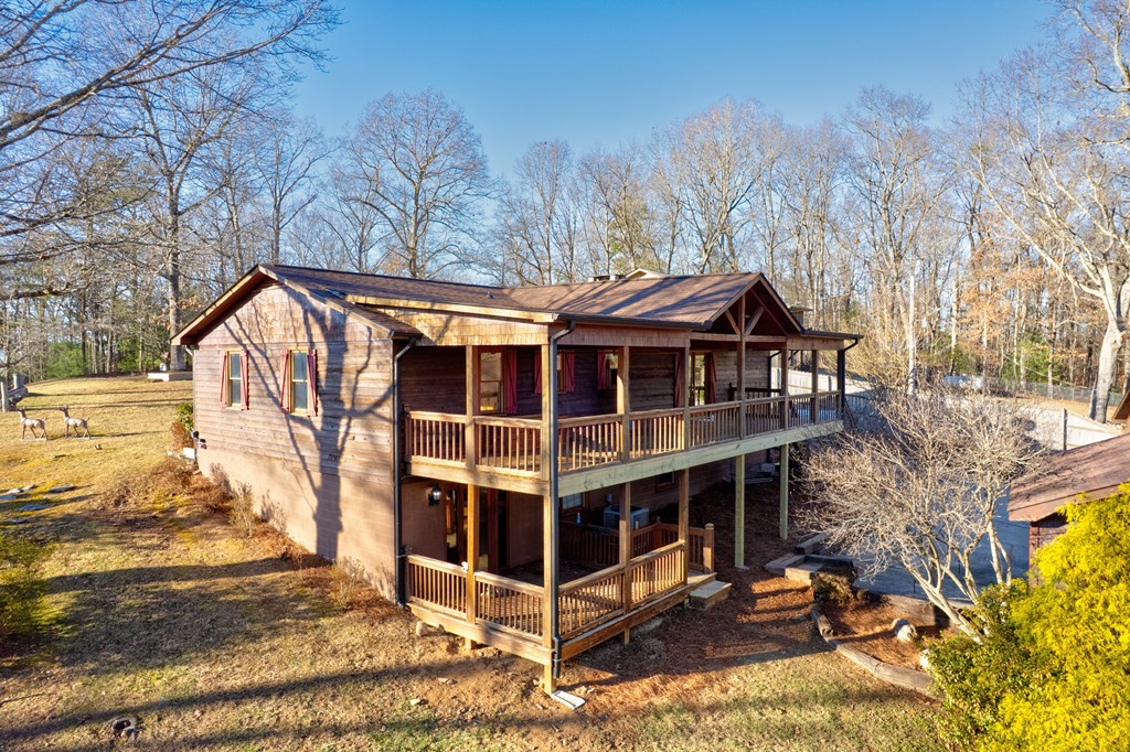 716 Lakeview Circle