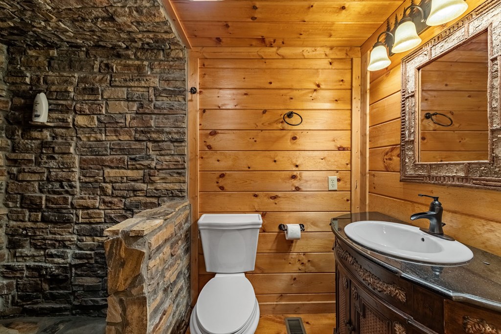 120 North Riverview Ln