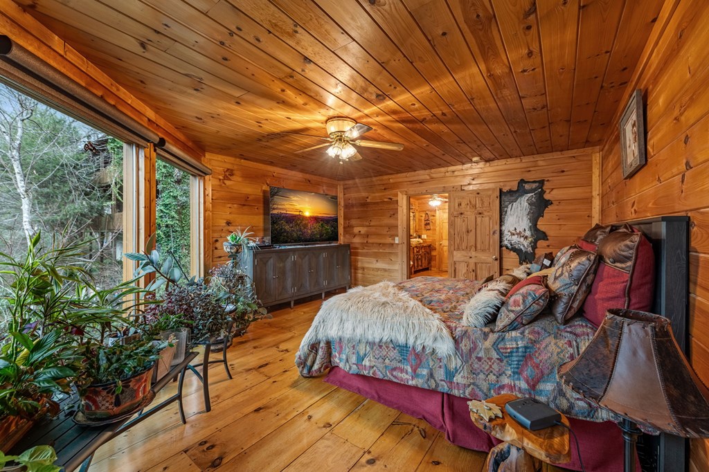 120 North Riverview Ln